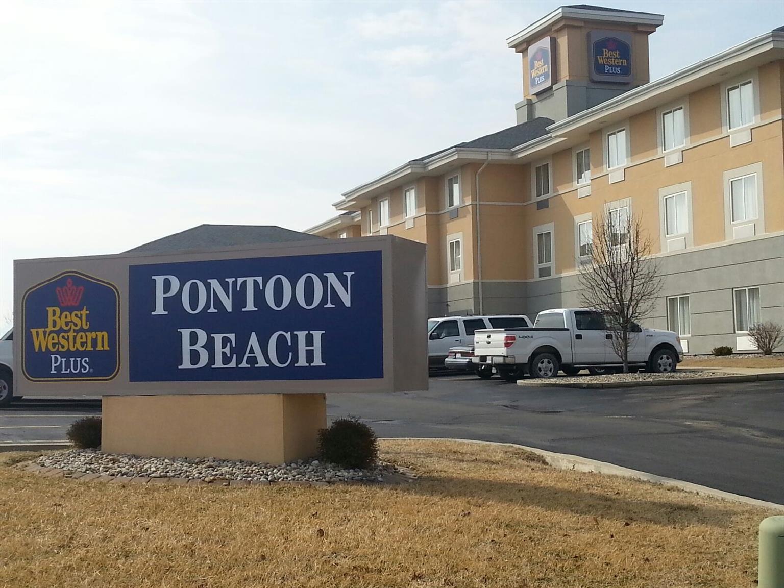 ホテル ベストウェスタン プラス ポンツーン ビーチ Pontoon Beach エクステリア 写真